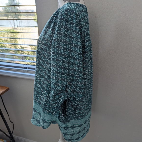 Kim Rogers Abstract Print Tunic Blouse - Picture 5 of 6